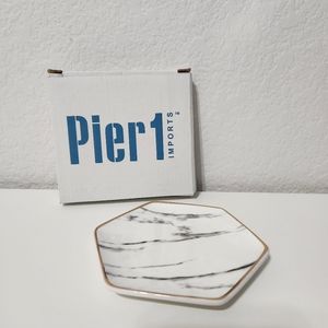 Pier one marble ring dish with gold trim